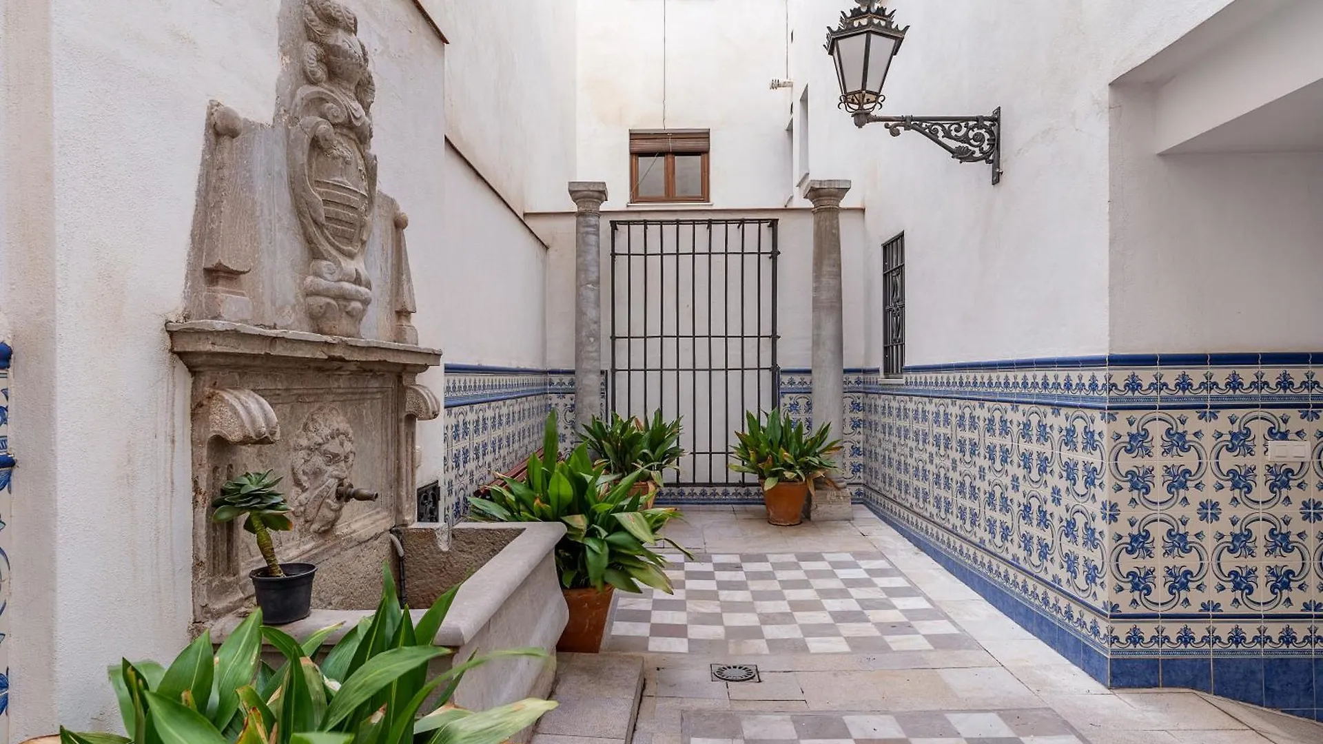 Luxury Suite Ancha De La Virgen Granada Apartment